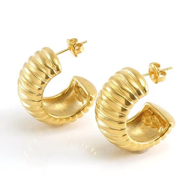 Wide Ribbed C-Hoop Earrings